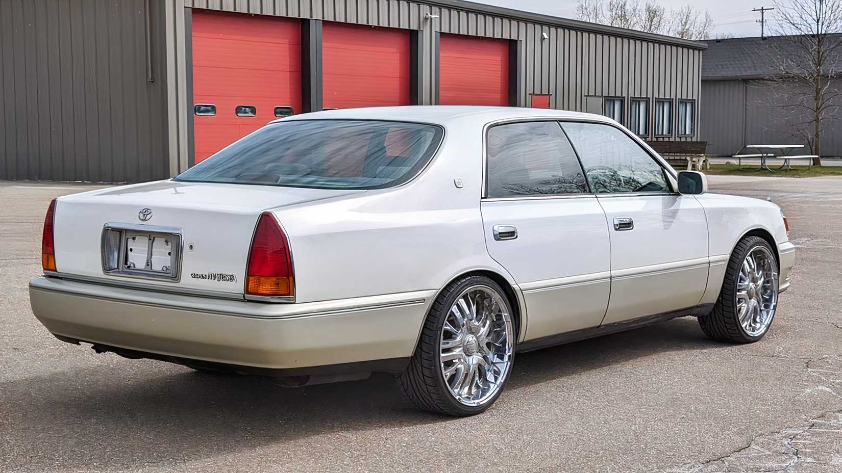 1997 Toyota Crown Majesta