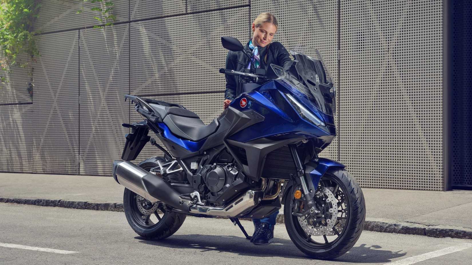 2025 Honda NT1100 sharp design