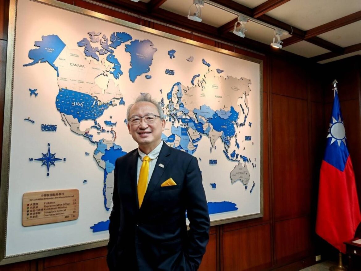 Taiwan’s deputy foreign minister made secret trip to Israel Taiwan's deputy foreign minister made secret trip to Israel