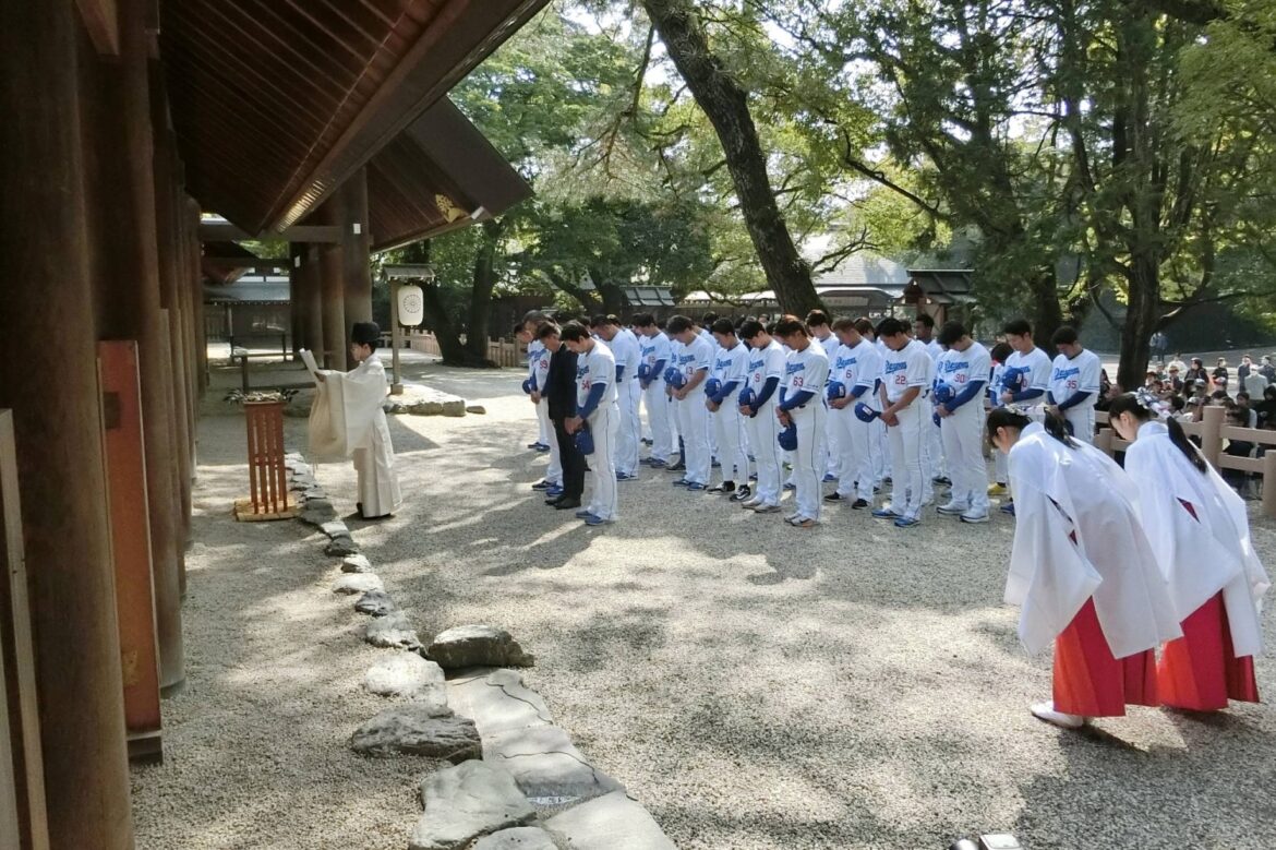 Gods and games: Rituals that kick off Japan’s sporting year Gods and games: Rituals that kick off Japan’s sporting year