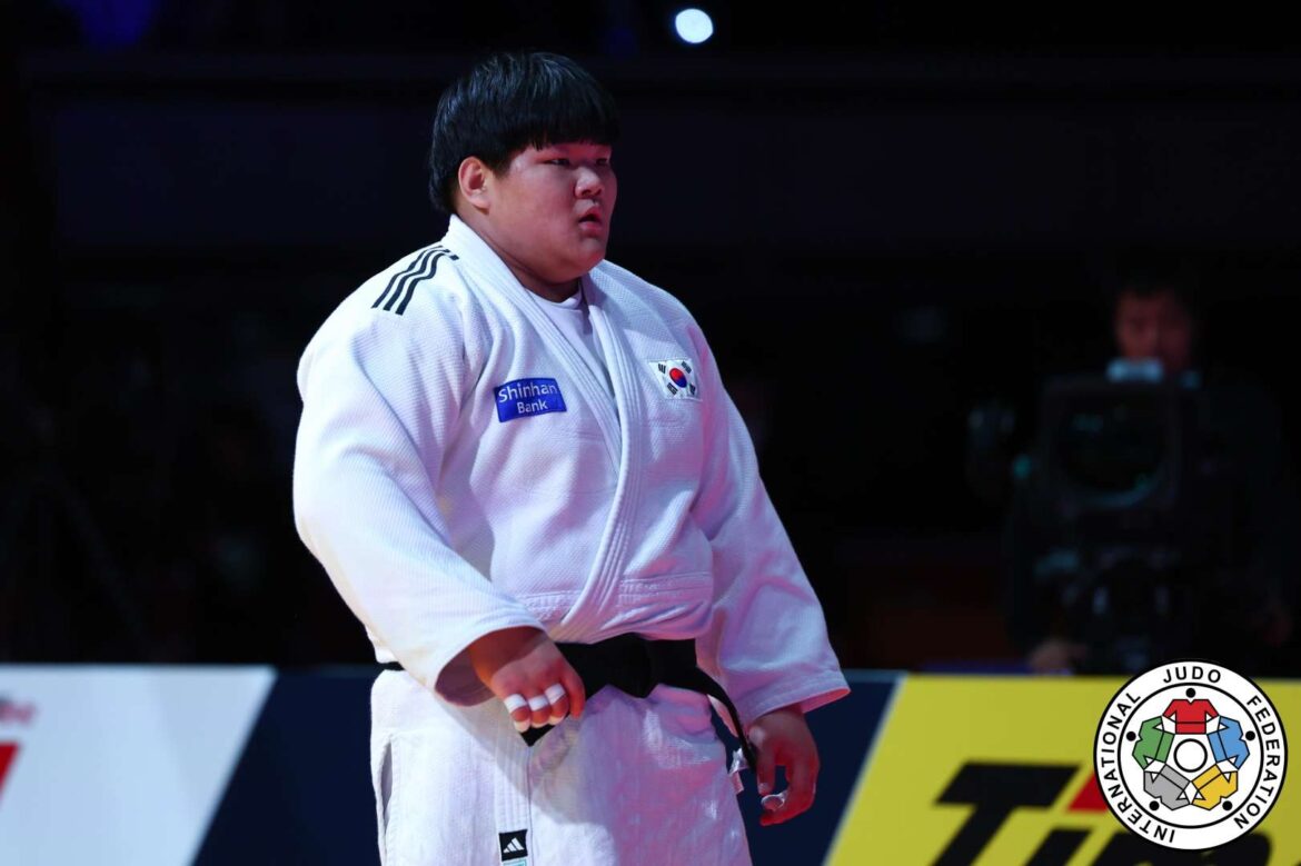 JudoInside – News – Rookie Hyeonji Lee takes away gold in Tokyo JudoInside - News - Rookie Hyeonji Lee takes away gold in Tokyo