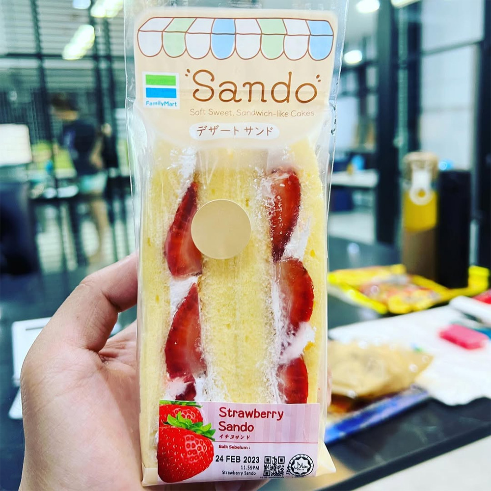 famous fruit sandwich japan, japan iconic furutsu sando, best fruit sandwich 7-eleven japan