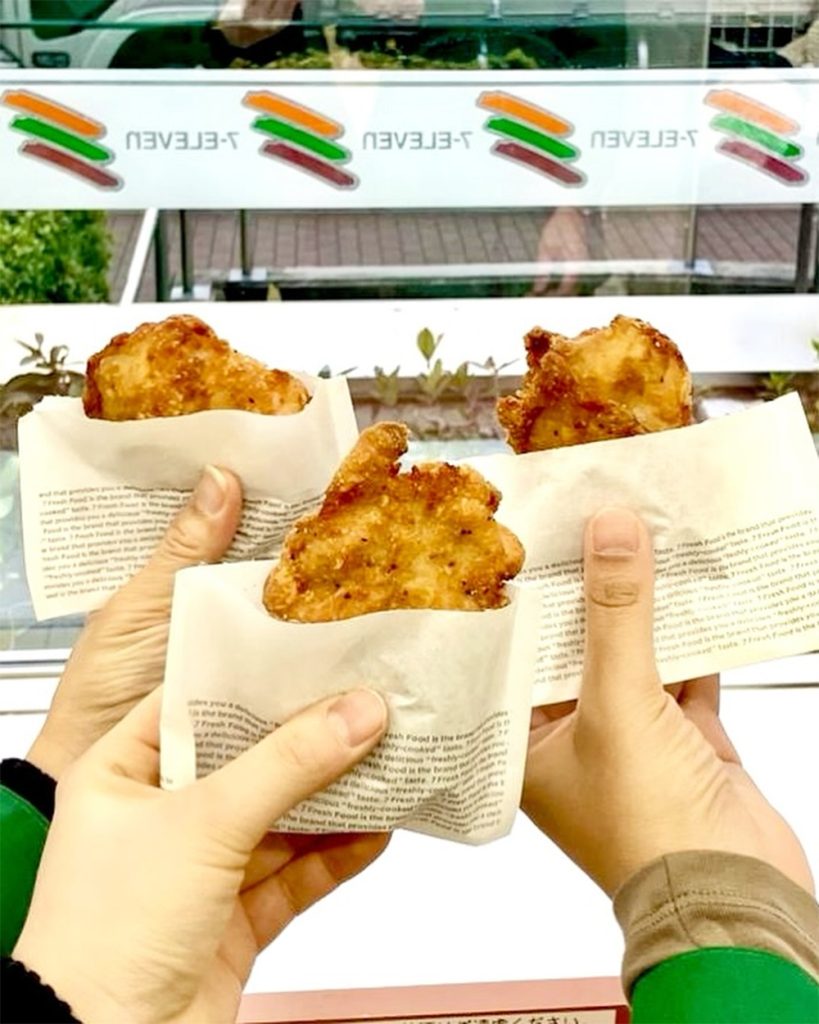 Nanachiki (Fried Chicken), Nanachiki 7-eleven, best food at FamilyMart Japan, must try Japan convenience store food,