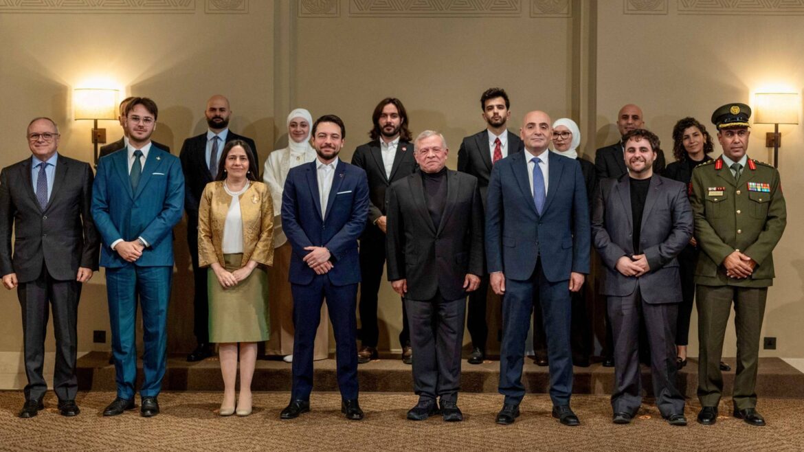 Roya News | King meets with team behind Jordan Pavilion at Osaka Expo 2025 Roya News | King meets with team behind Jordan Pavilion at Osaka Expo 2025