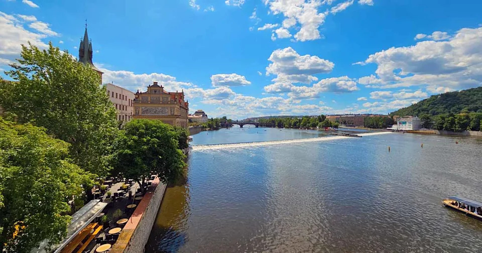 Roaming eSIM - Budapest