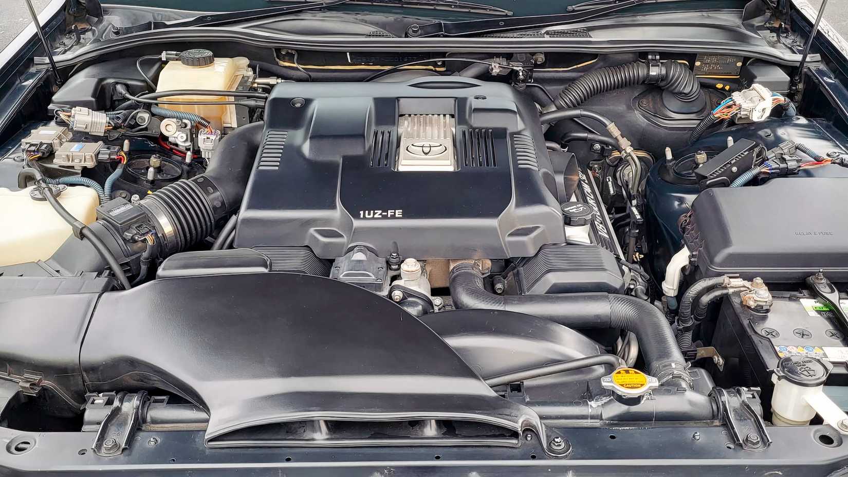 1995 Toyota Crown Majesta - 4.0L 4-cam 32-valve 1UZ-FE V-8 engine