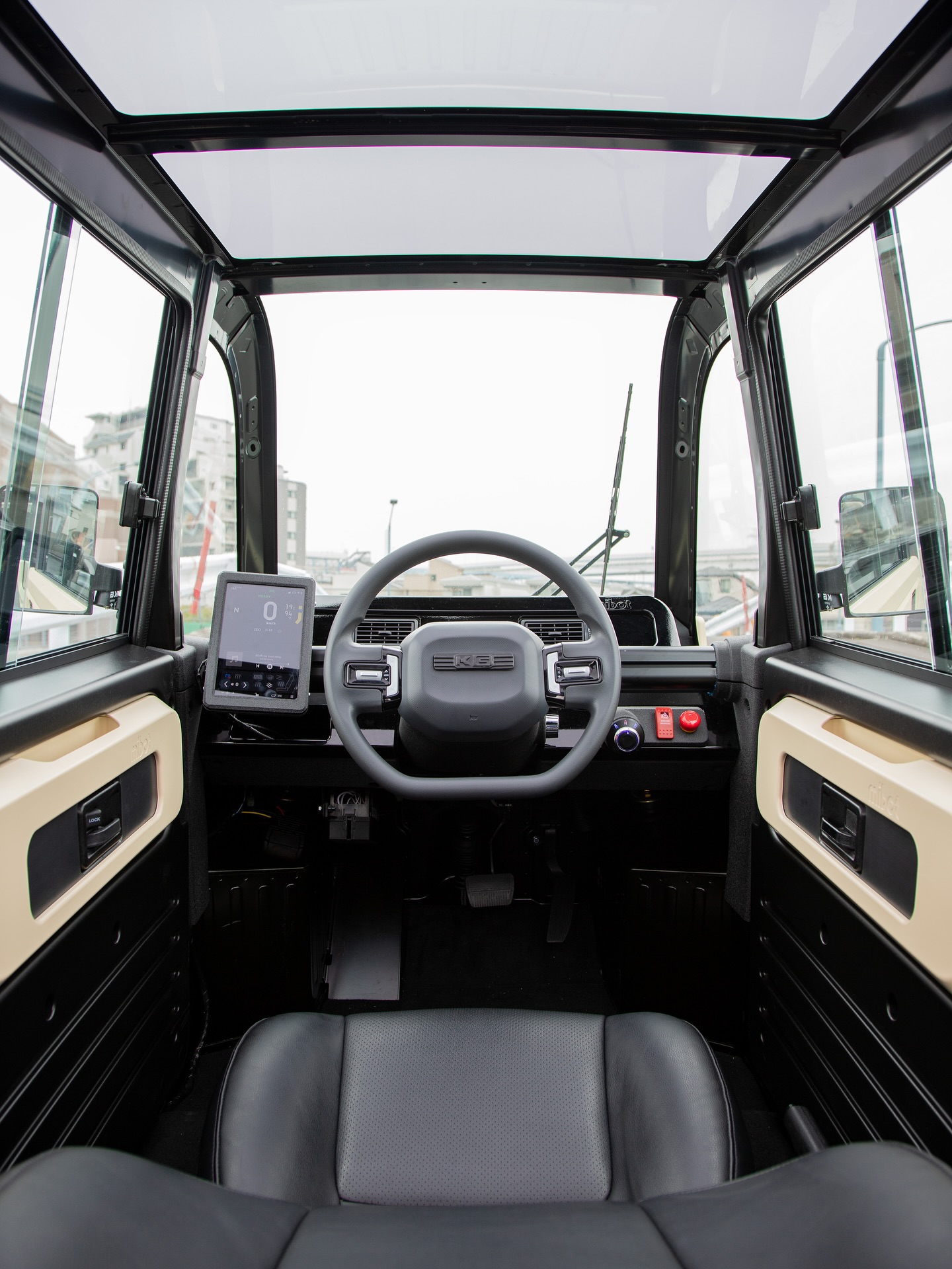 ,000-mini-EV-interior