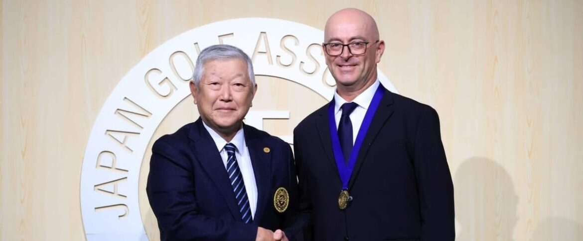 Emotional Jones Steps Down as Japan National Coach Emotional Jones Steps Down as Japan National Coach