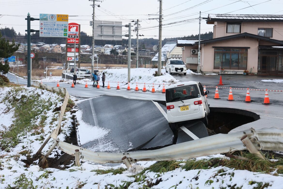 Japan faces devastating megaquake threat after 7.5 earthquake, tsunami Mostly Sunny