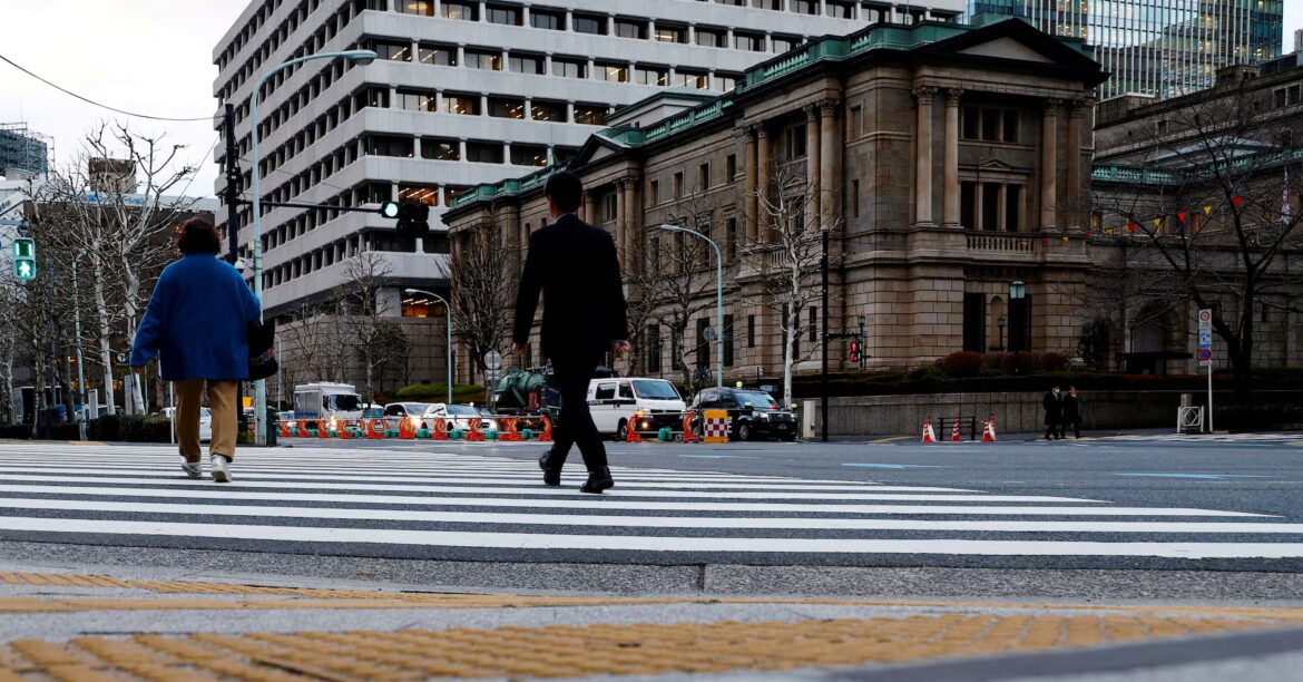Japan business mood hits 4-year high, keeps BOJ rate-hike view alive Japan business mood hits 4-year high, keeps BOJ rate-hike view alive