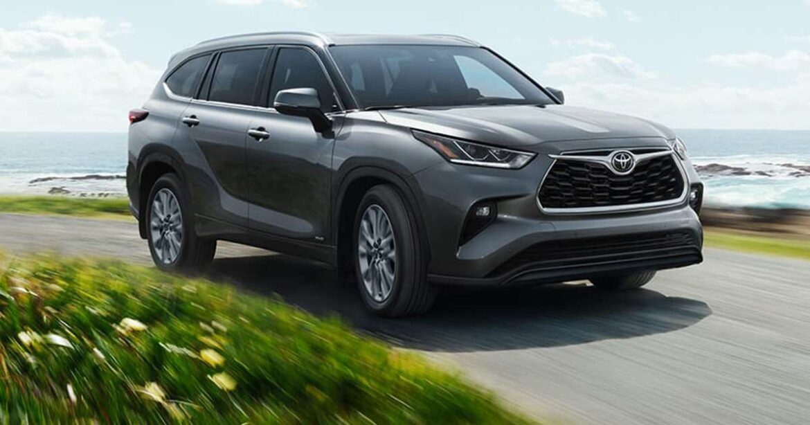 Toyota to Sell Made-in-America Cars in Japan to Please Trump