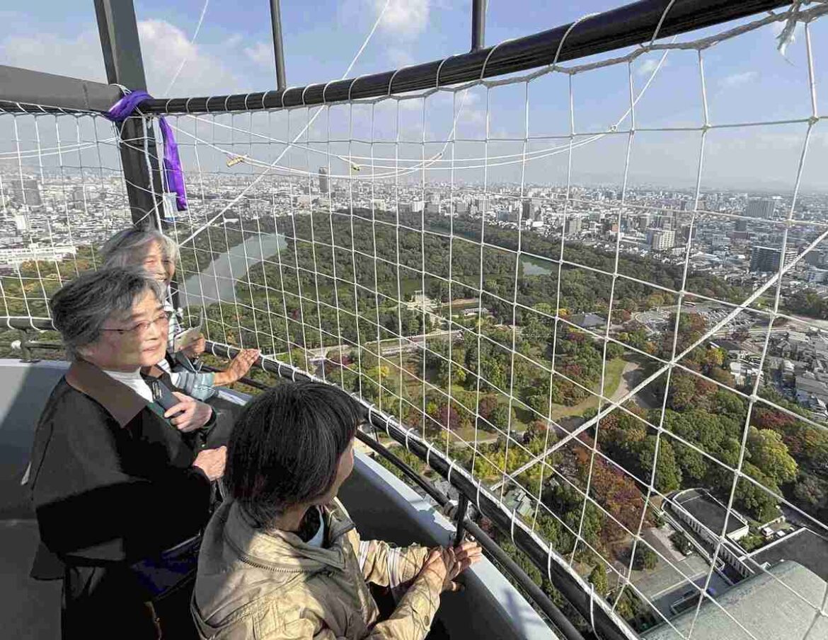 Osaka: Sightseeing Balloon Flights Bring Tourists to Kofun Burial Mound City of Sakai Osaka: Sightseeing Balloon Flights Bring Tourists to Kofun Burial Mound City of Sakai
