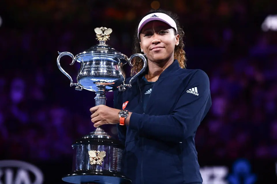Naomi Osaka with the Australian Open trophy