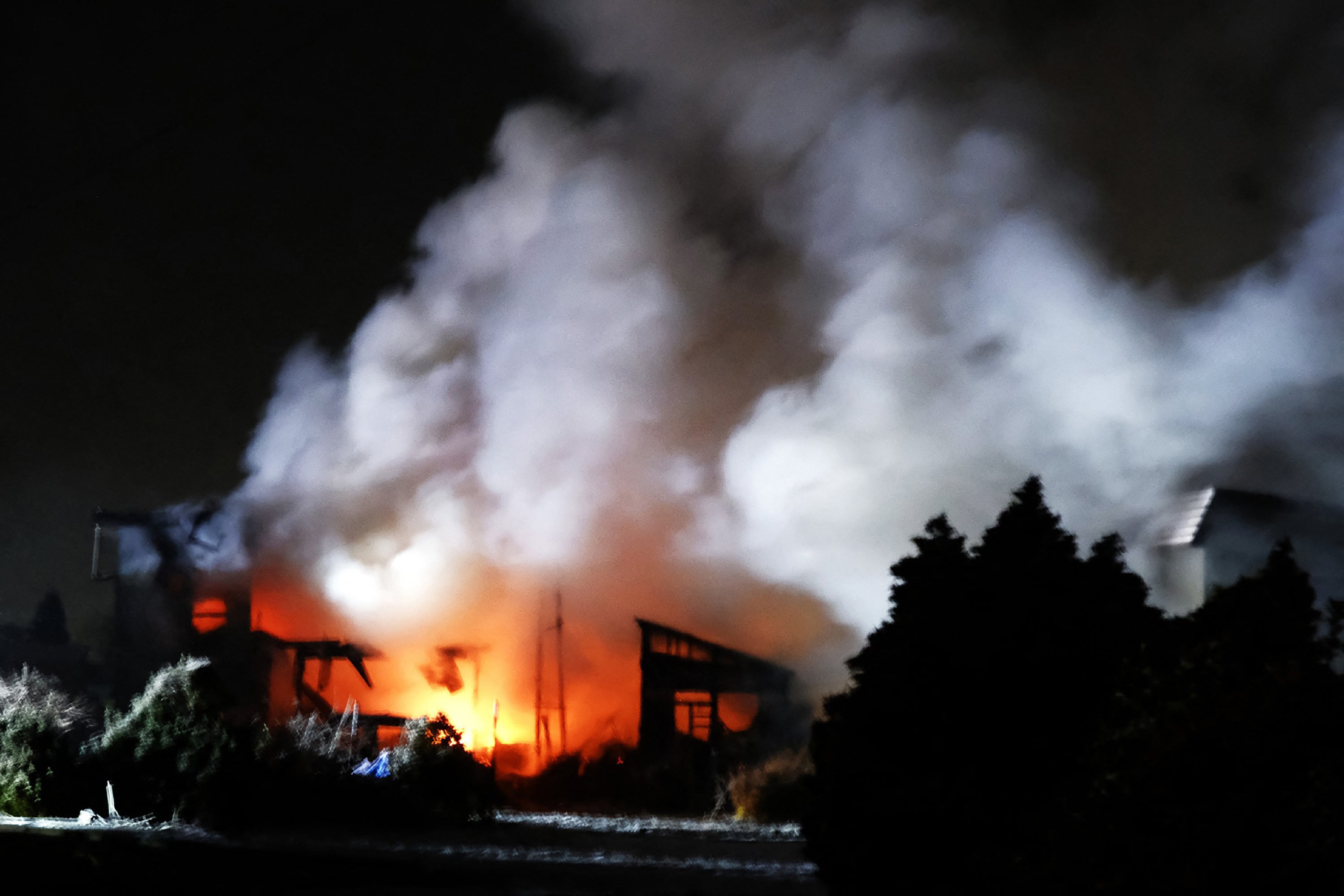 A fire broke out after the earthquake in Aomori City