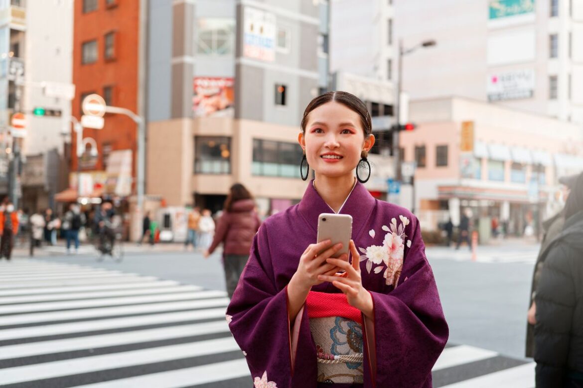 Why a Japanese Phone Number Makes Travel in Japan Easier