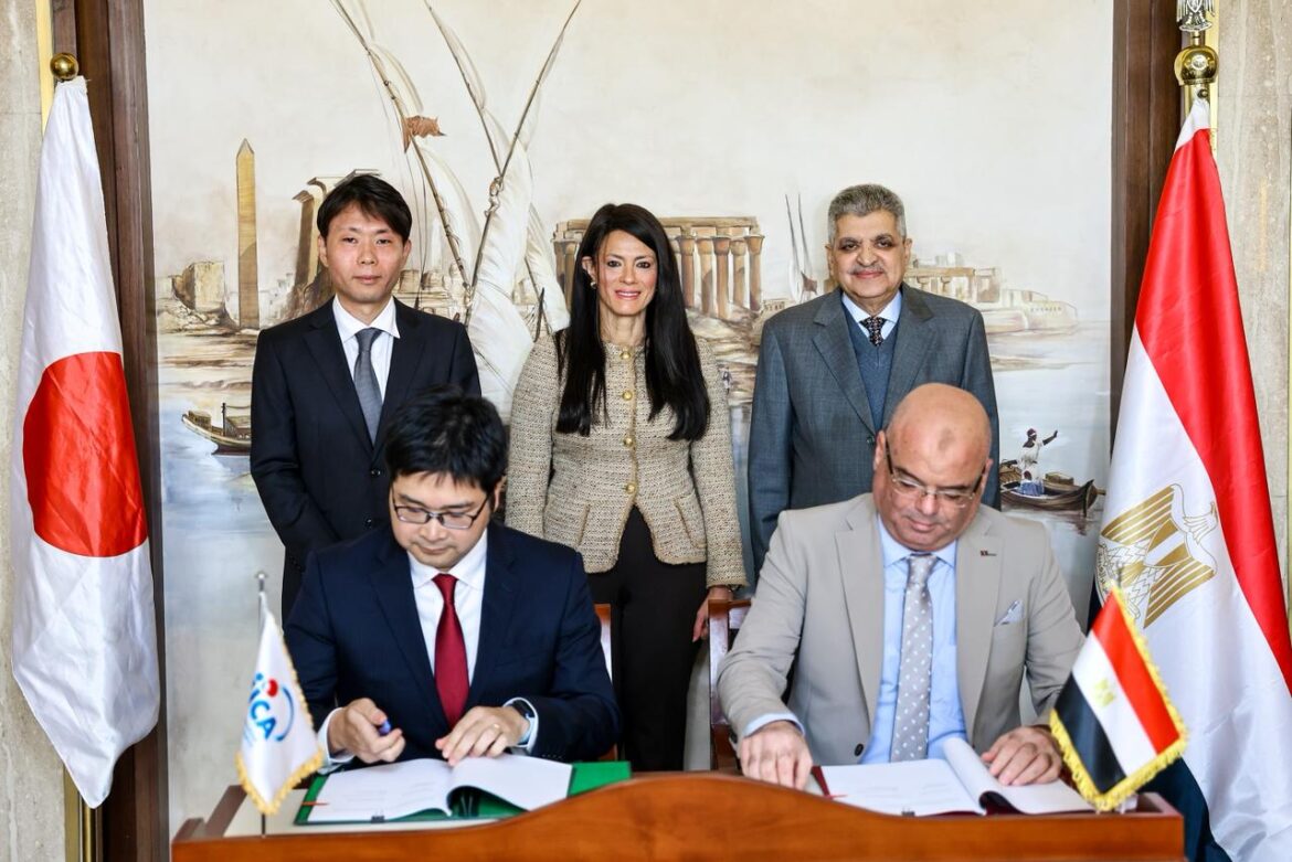 Japan provides EGP 1bn grant to Egypt for Suez Canal diving support vessel Japan provides EGP 1bn grant to Egypt for Suez Canal diving support vessel