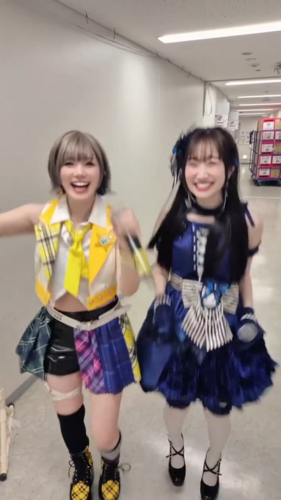 Machico and Tadokoro Azusa Dancing to「Break Chain」by SHHis