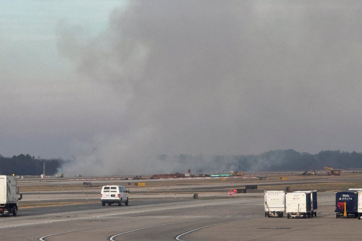 United flight from DC to Tokyo returns after losing power and setting fire to brush near runway United flight from DC to Tokyo returns after losing power and setting fire to brush near runway