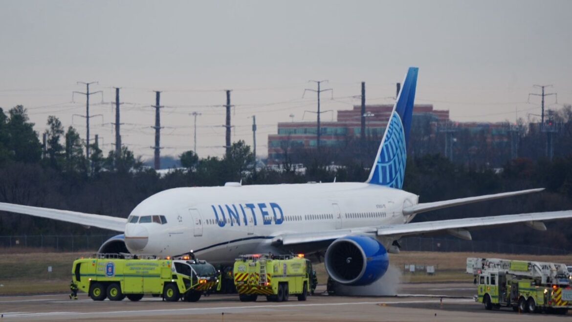 United Airlines flight makes emergency landing at Dulles after engine failure KBTV