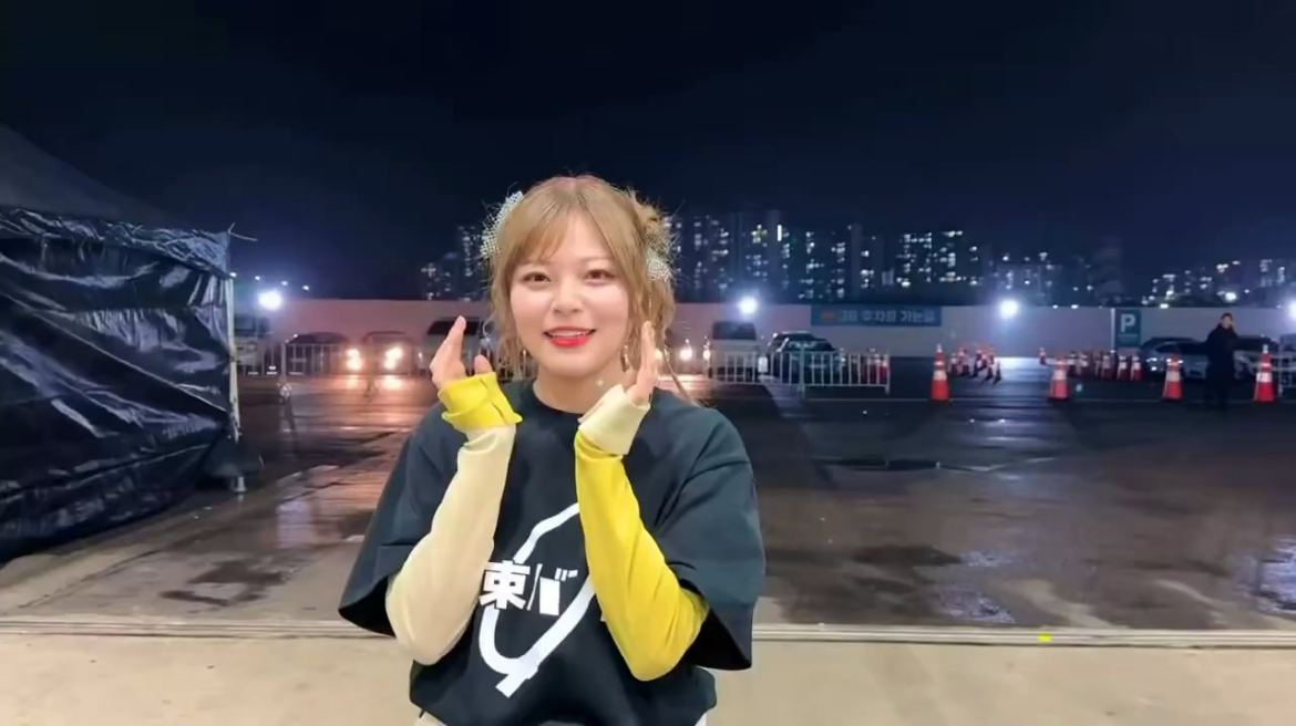 Sayumi Suzushiro in the Korean cold weather (filmed by Mizuno Saku)