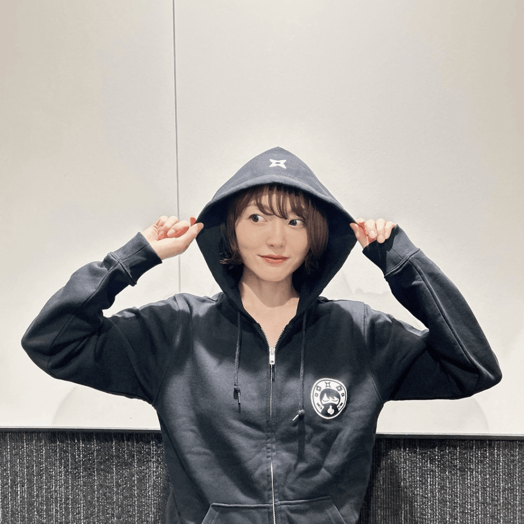 Hanazawa Kana with Her Fan Club Event Merch🥷☺️✨