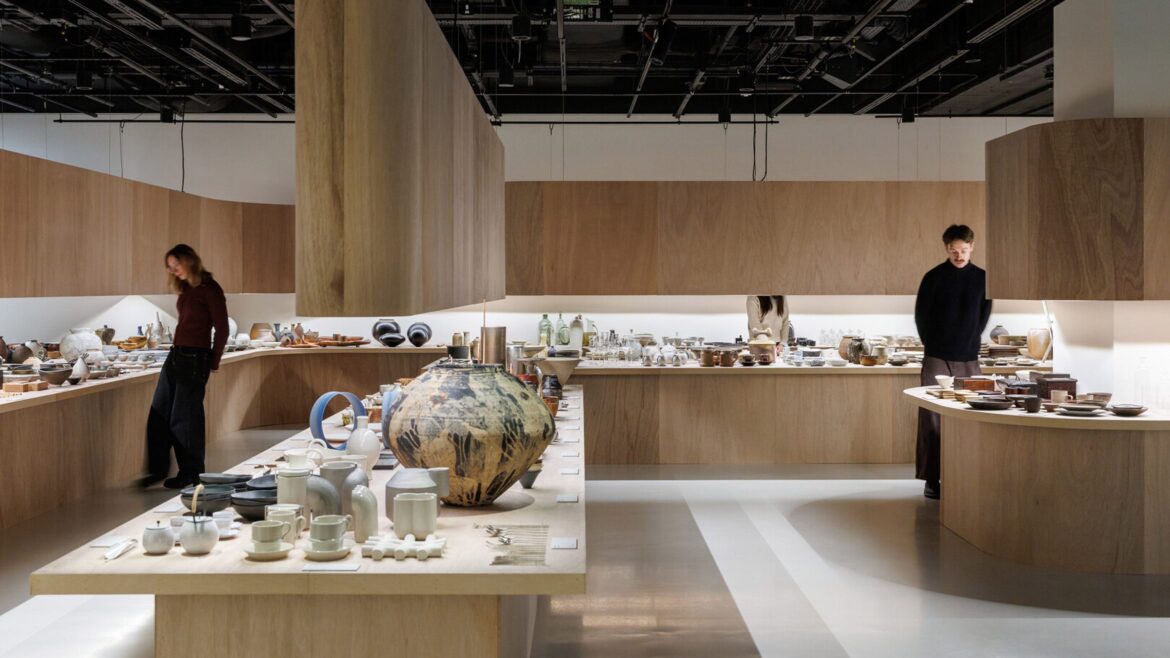 Hyakkō exhibition explores “countless forms of making” in Japanese crafts Visitors looking at crafts pieces