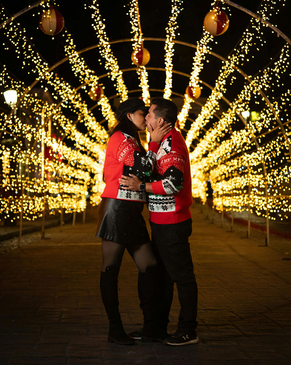 No pda allowed in Japan, rules to follow in Japan, no pda in japan