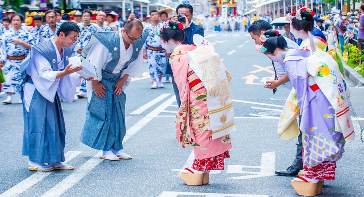 15 Japanese Etiquette Every Traveller Must Know Before Visiting Japan This Winter
