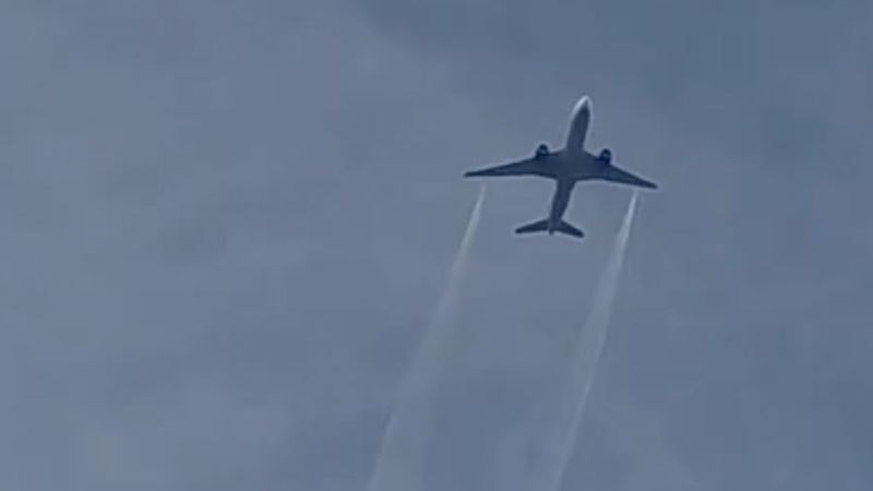 United flight to Tokyo returns to Dulles after losing power in an engine and igniting brush around runway United flight to Tokyo returns to Dulles after losing power in an engine and igniting brush around runway