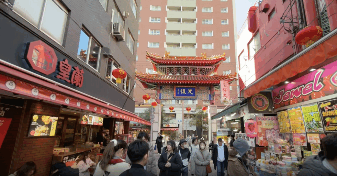 Photowalks: Celebrating Christmas in Japan