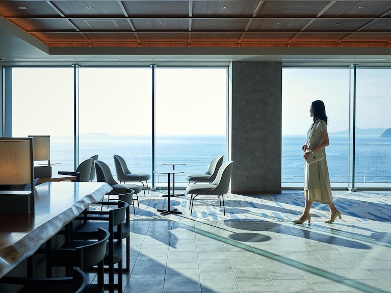 Atami Izusan Karaku is a coastal dream for sea lovers — where Sagami Bay steals the show and serenity rolls in with the tide. 