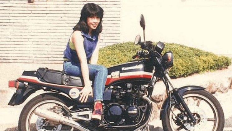Sanae Takaichi on her Kawasaki Z400GP motorcycle.