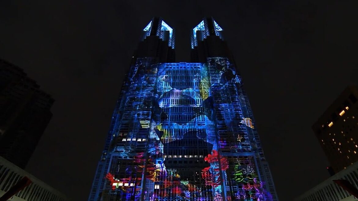 Video. Largest projection show on Tokyo Government Building mesmerizes crowds