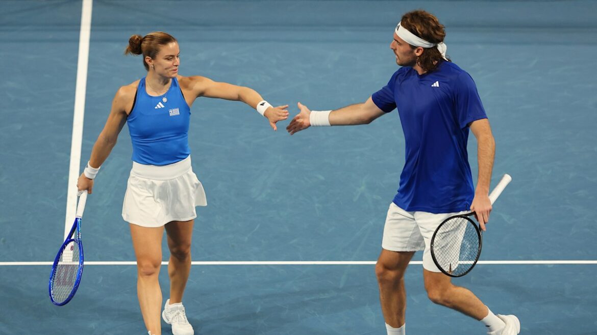 Maria Sakkari has gotten Greece off to a strong start in the United Cup tennis tournament, comfortably defeating Japan’s Naomi Osaka Maria Sakkari has gotten Greece off to a strong start in the United Cup tennis tournament, comfortably defeating Japan's Naomi Osaka