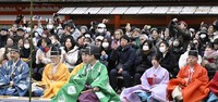 This photo taken Jan. 4, 2026, in Kyoto's Sakyo Ward shows spectators who gathered to view the annual first kemari event of the new year, at Shimogamo Shrine. (Mainichi/Tsutomu Koseki)