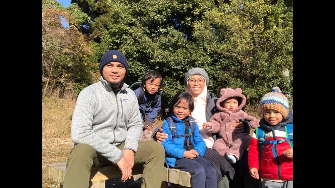 Our First Family Winter Hike! | Hiking with Little Kids & a Baby ❄️ Our First Family Winter Hike! | Hiking with Little Kids & a Baby ❄️