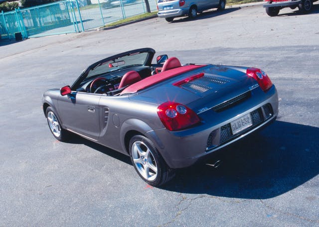 toyota mr2 spyder 2004 rear