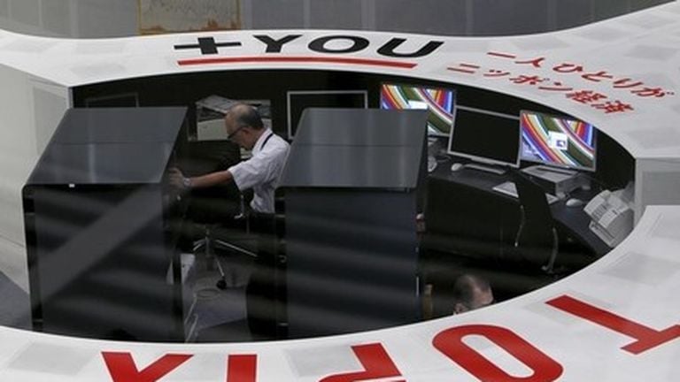 Japanese Stocks Decline Ahead of U.S. Fed's Rate Decision