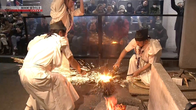 Swordsmiths in Gifu, central Japan, carry out New Year’s ritual Swordsmiths in Gifu, central Japan, carry out New Year's ritual