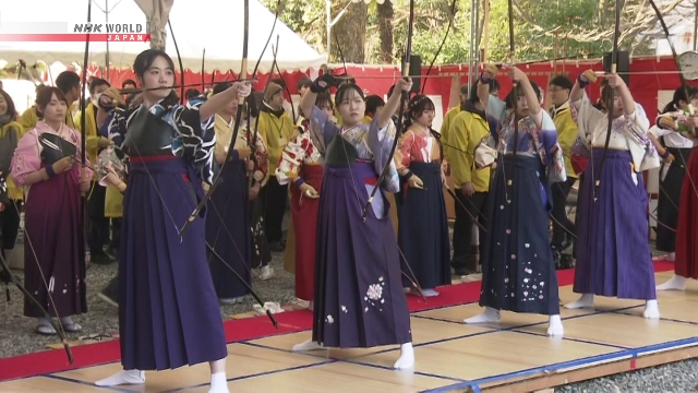 Young adult archers shoot year’s first arrows at Kyoto temple event Young adult archers shoot year's first arrows at Kyoto temple event