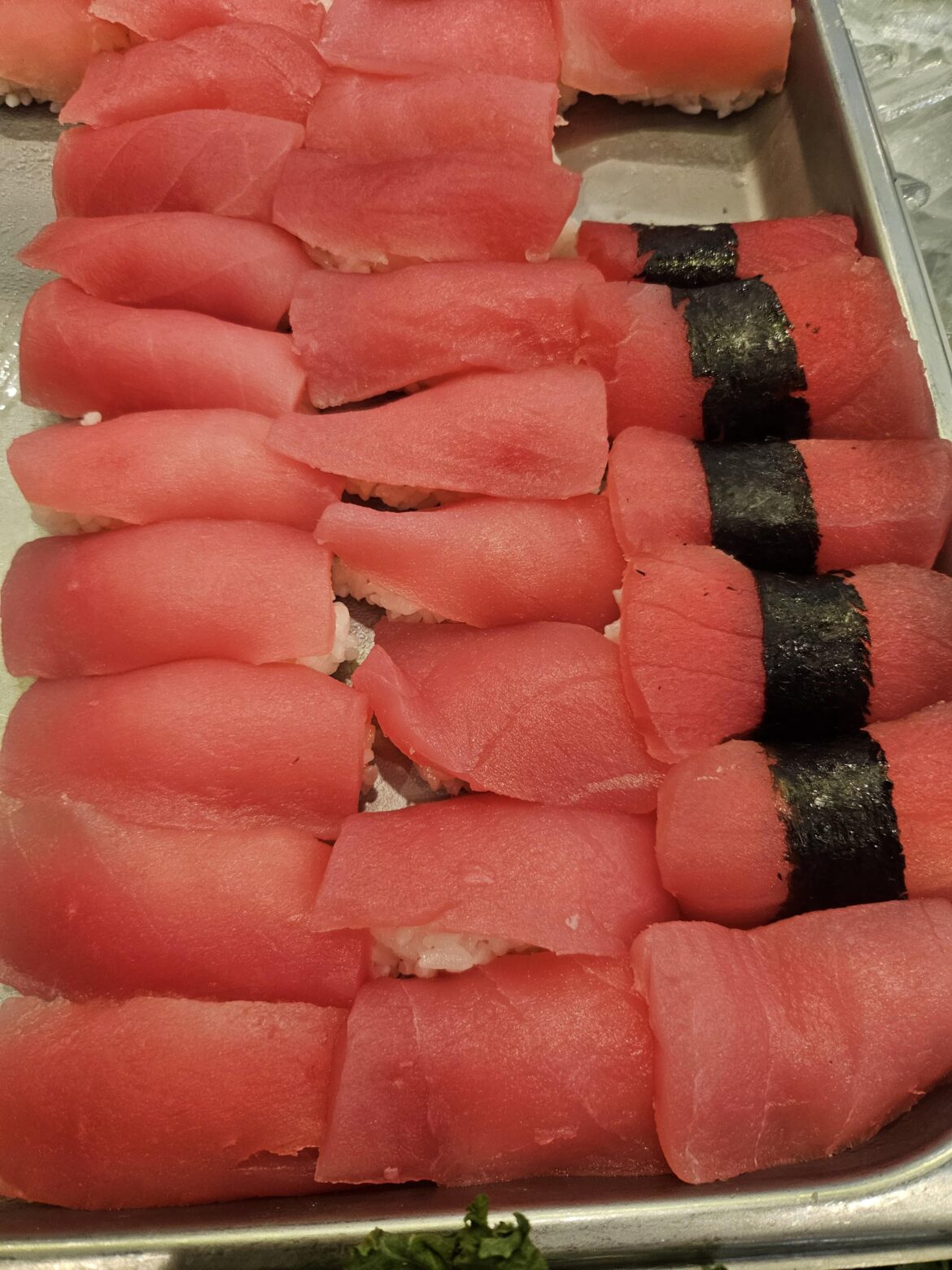 Tuna nigiri