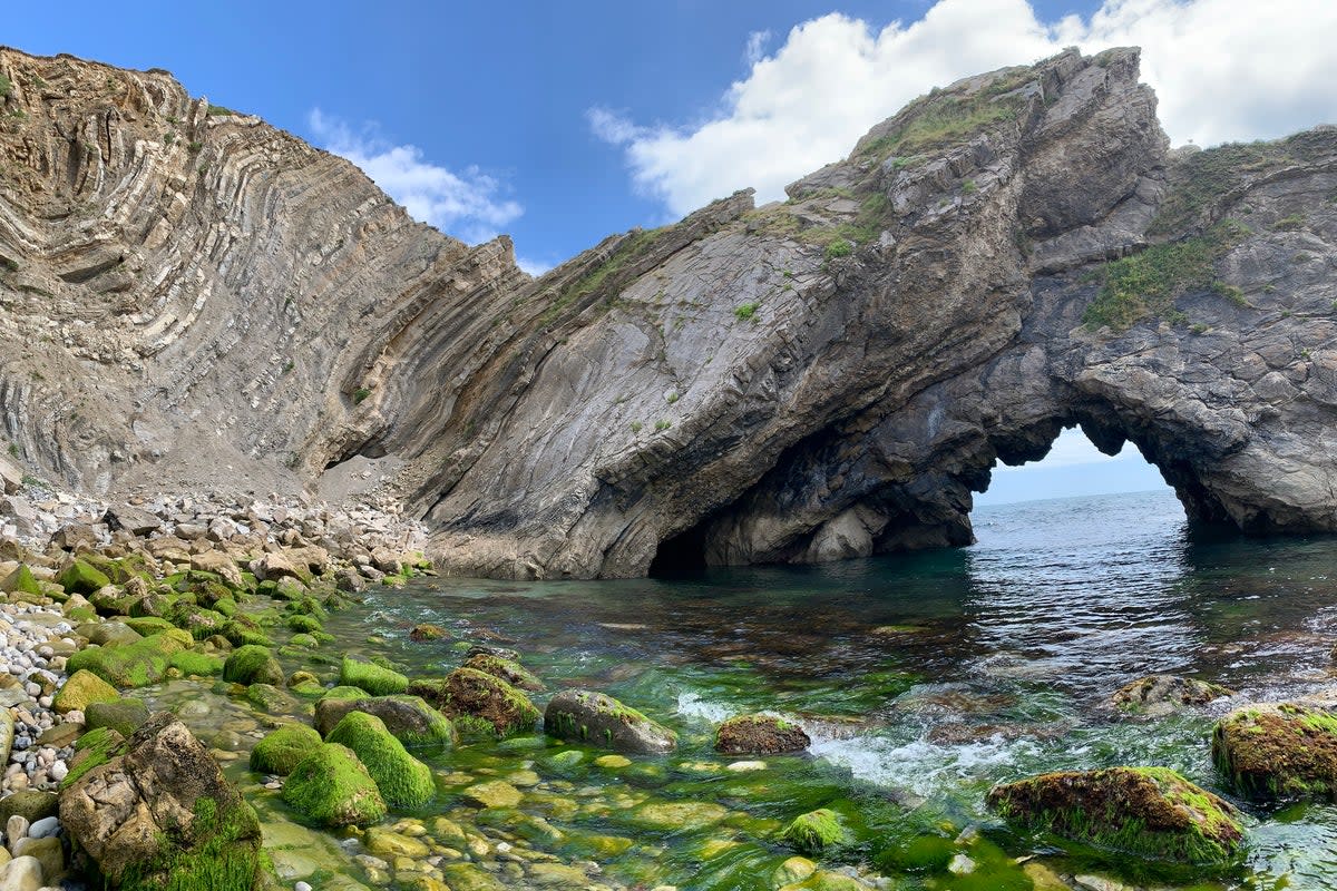 The Jurassic Coast is ideal for learning about the prehistoric era (Getty Images / iStockphoto)