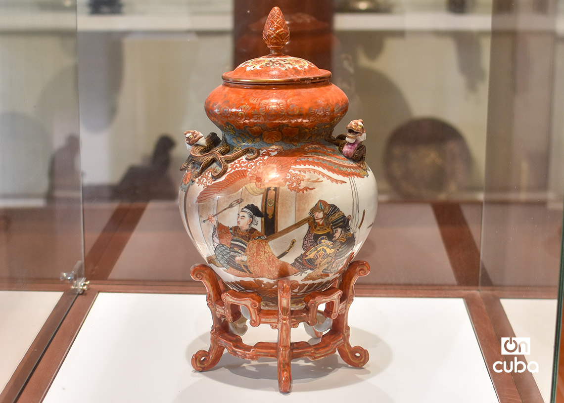Part of the Japanese collection at the House of Asia in Havana. Photo: Otmaro Rodríguez. 