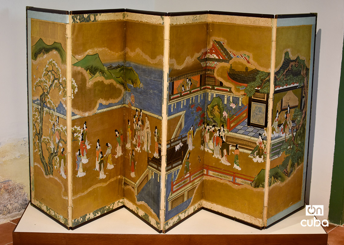 Part of the Japanese collection at the House of Asia in Havana. Photo: Otmaro Rodríguez. 