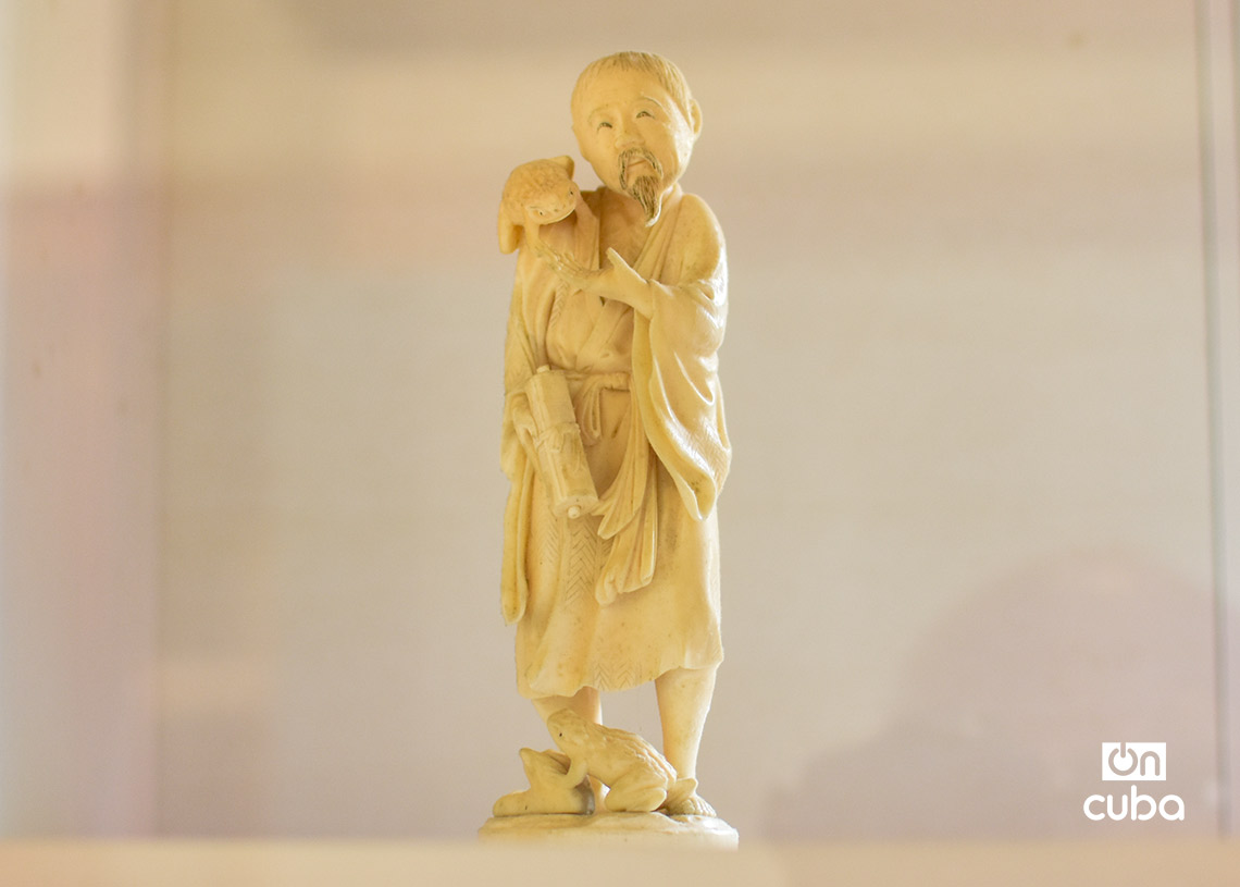 Part of the Japanese collection at the House of Asia in Havana. Photo: Otmaro Rodríguez. 