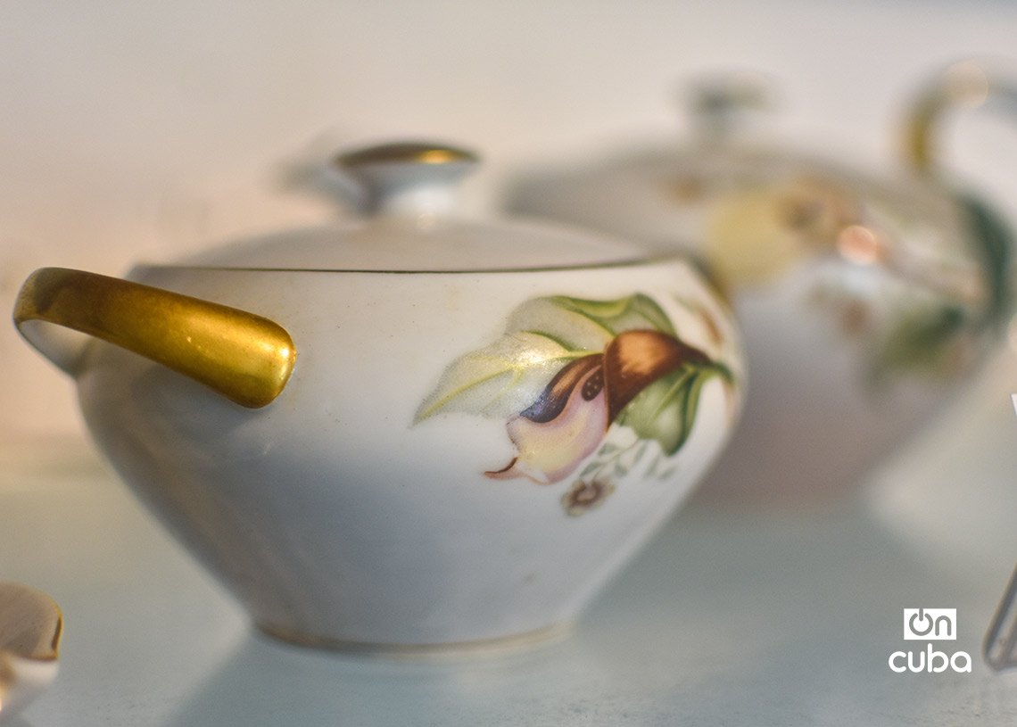 Part of the Japanese collection at the House of Asia in Havana. Photo: Otmaro Rodríguez. 