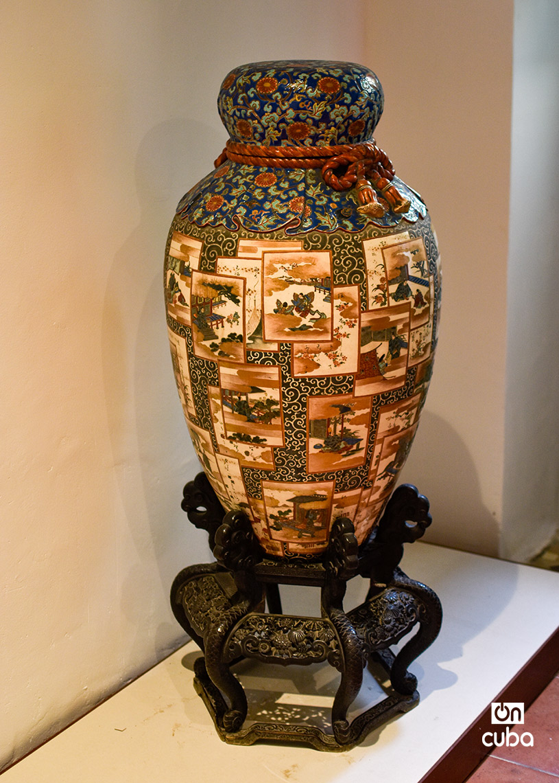 Part of the Japanese collection at the House of Asia in Havana. Photo: Otmaro Rodríguez. 