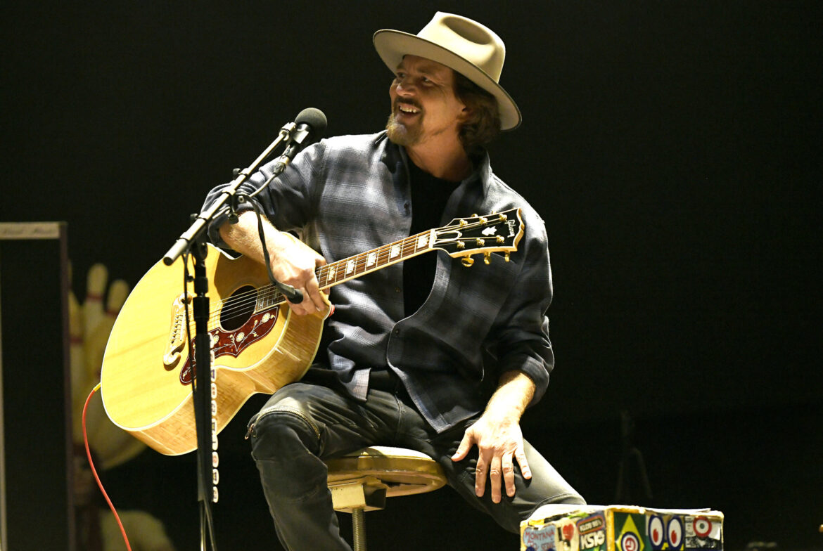 Eddie Vedder Plots Debut Japanese Solo Tour