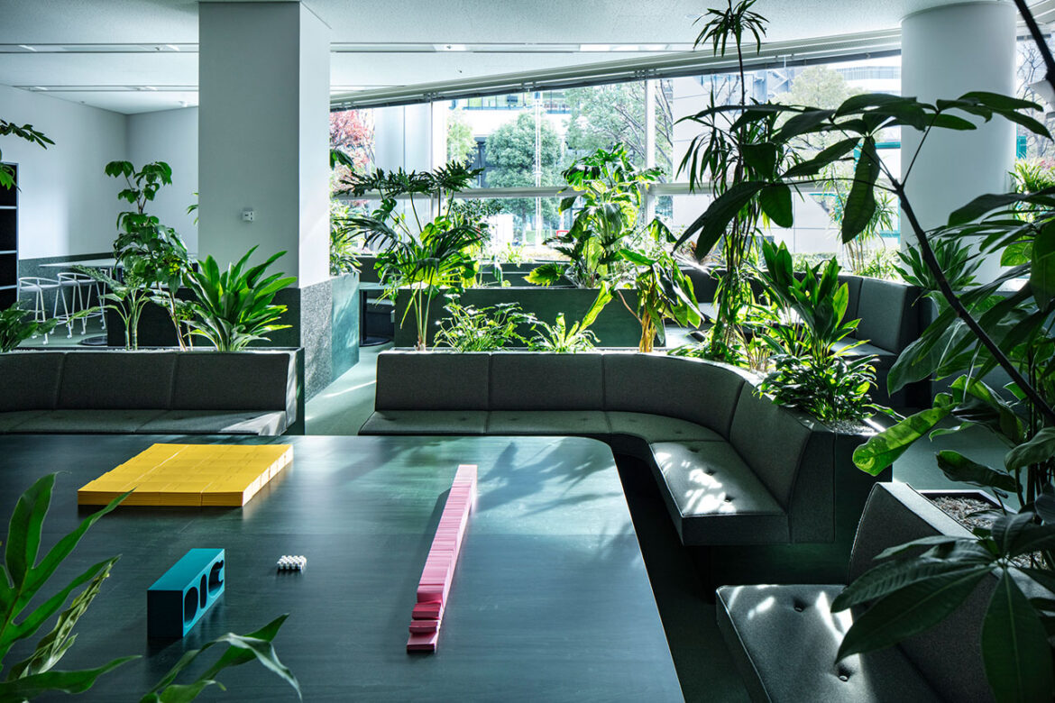 The KOKUYO DIG Office in Tokyo Doubles as a Space for Learning