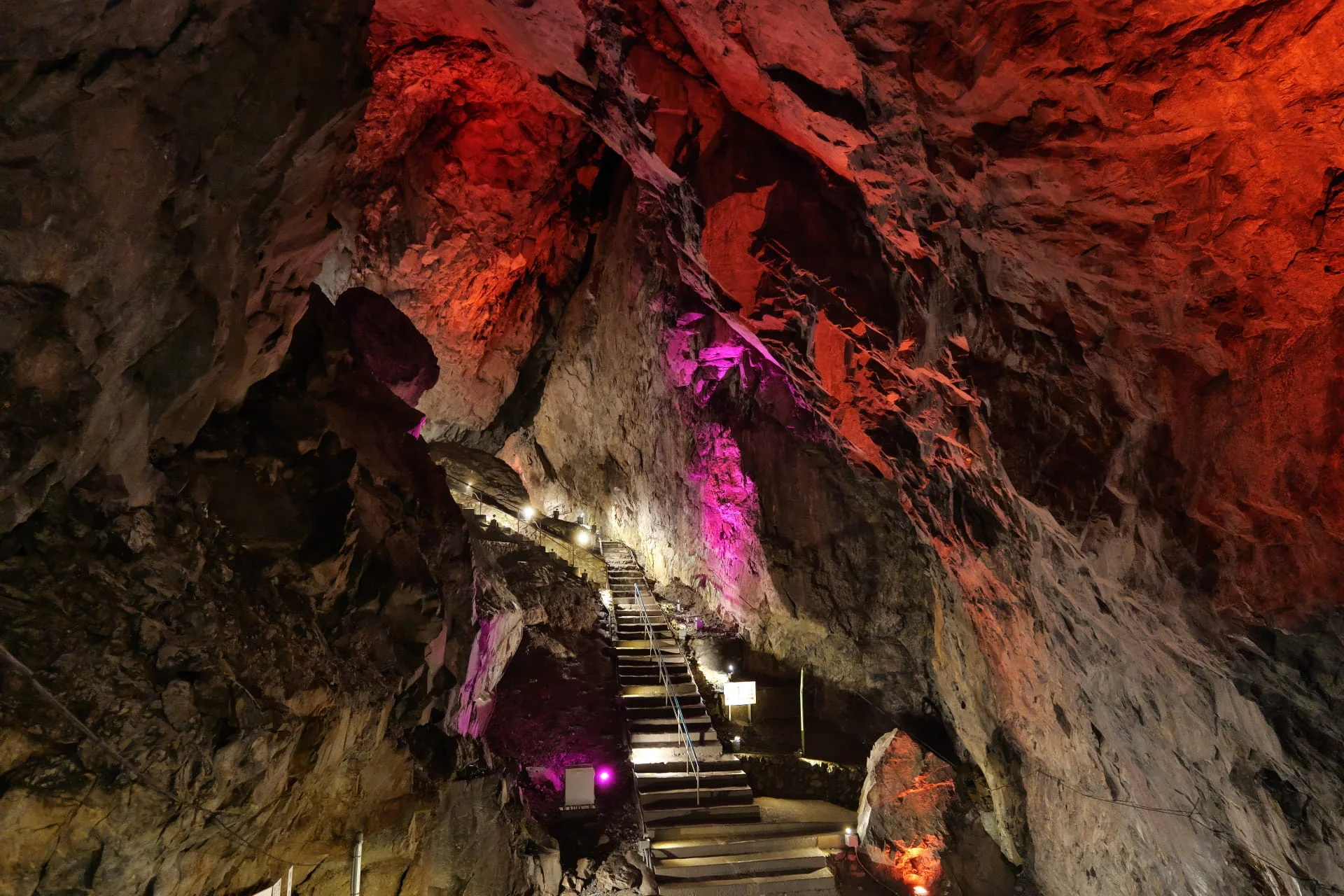 Nippara Limestone Cave